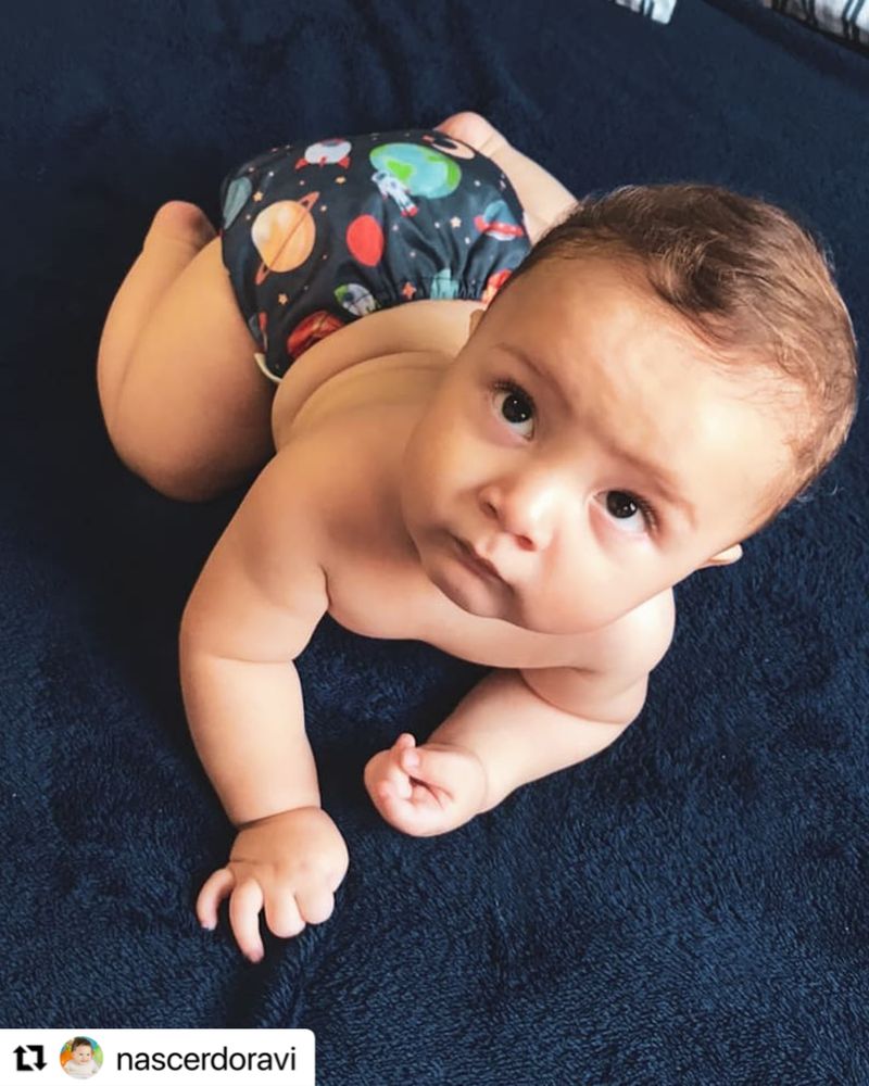 Imagem de bebê usando fralda de pano